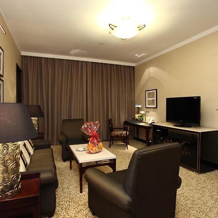 Dong Fang Hotel Guangzhou Exterior photo