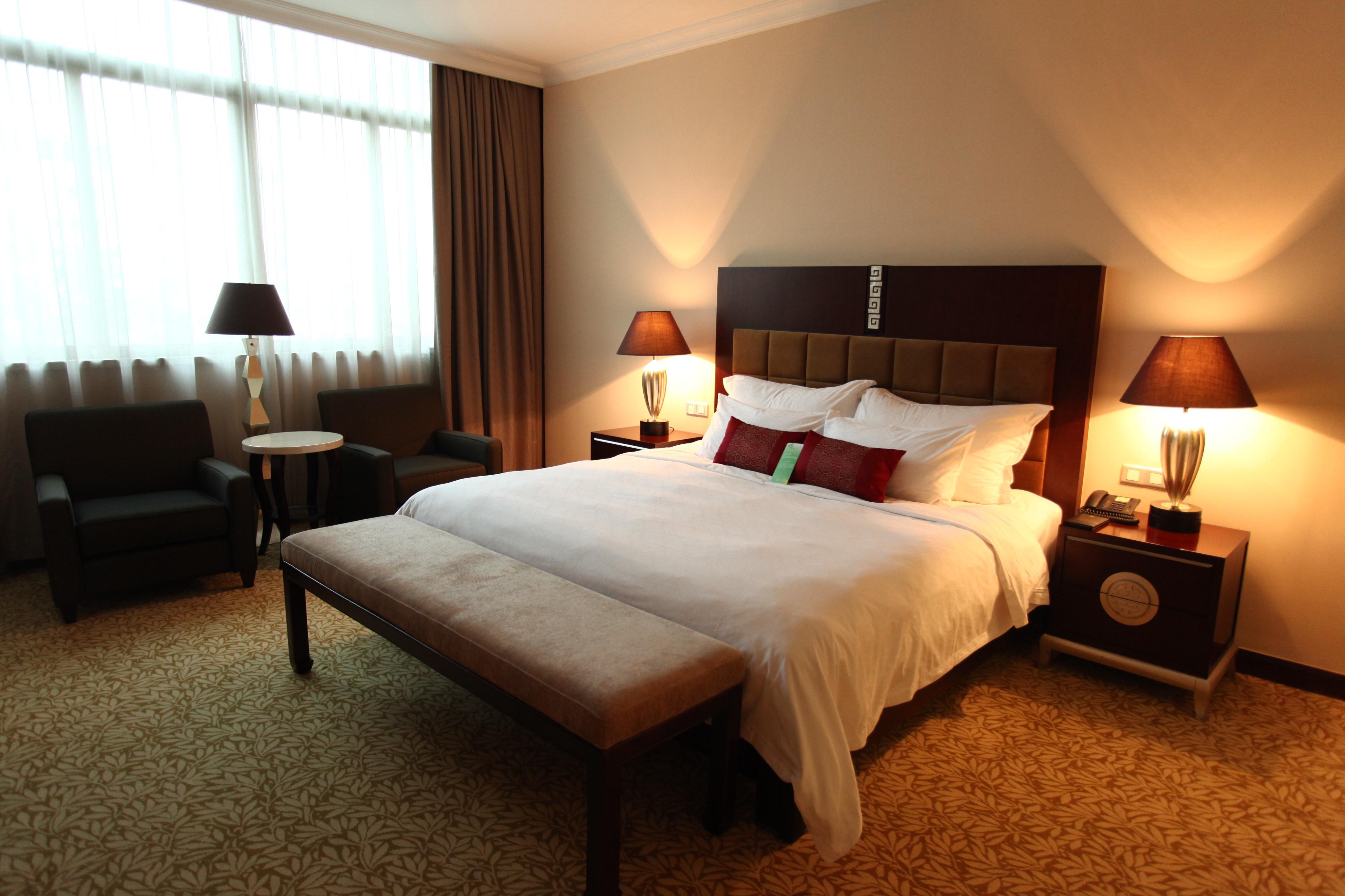 Dong Fang Hotel Guangzhou Exterior photo