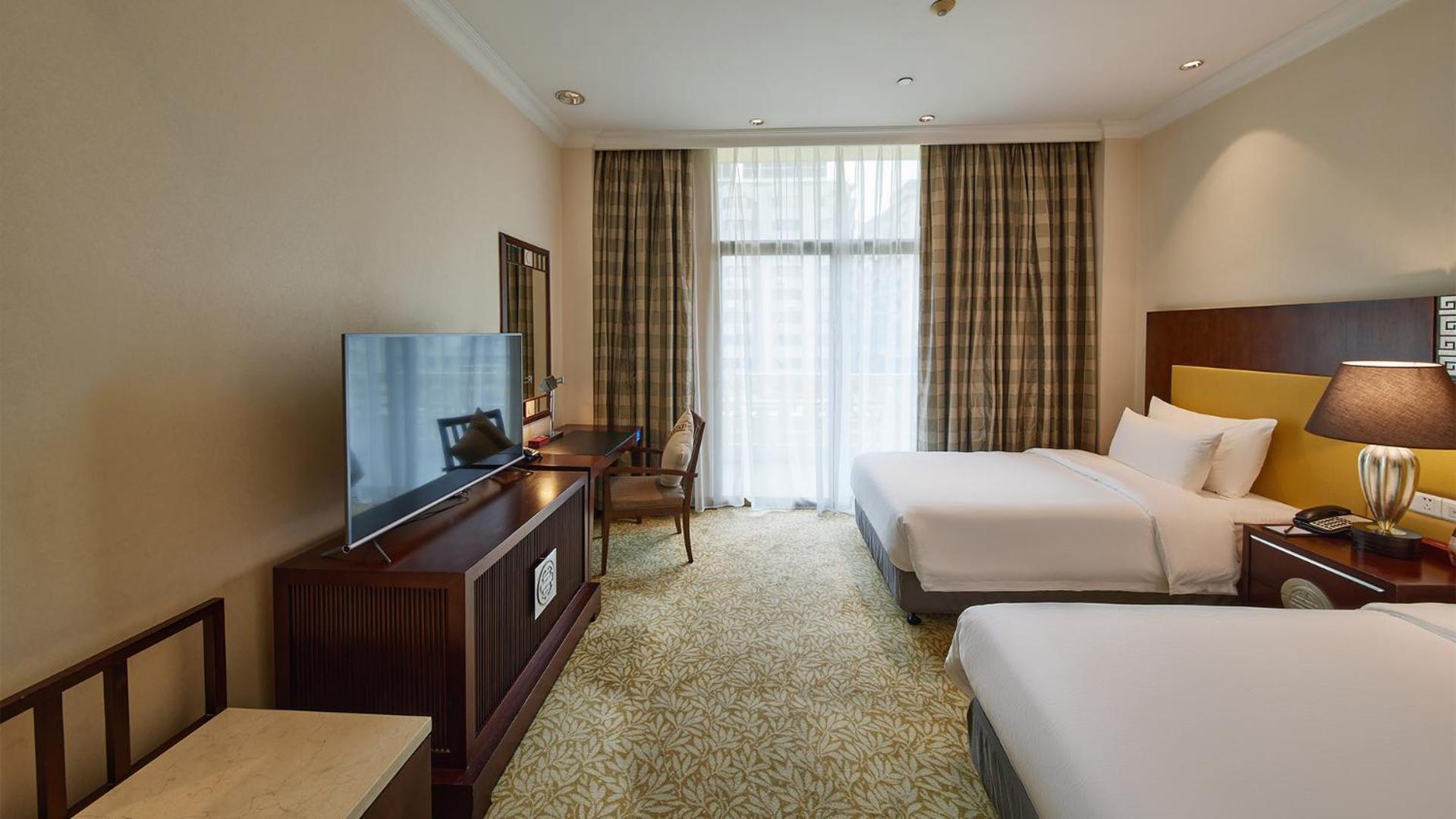 Dong Fang Hotel Guangzhou Exterior photo