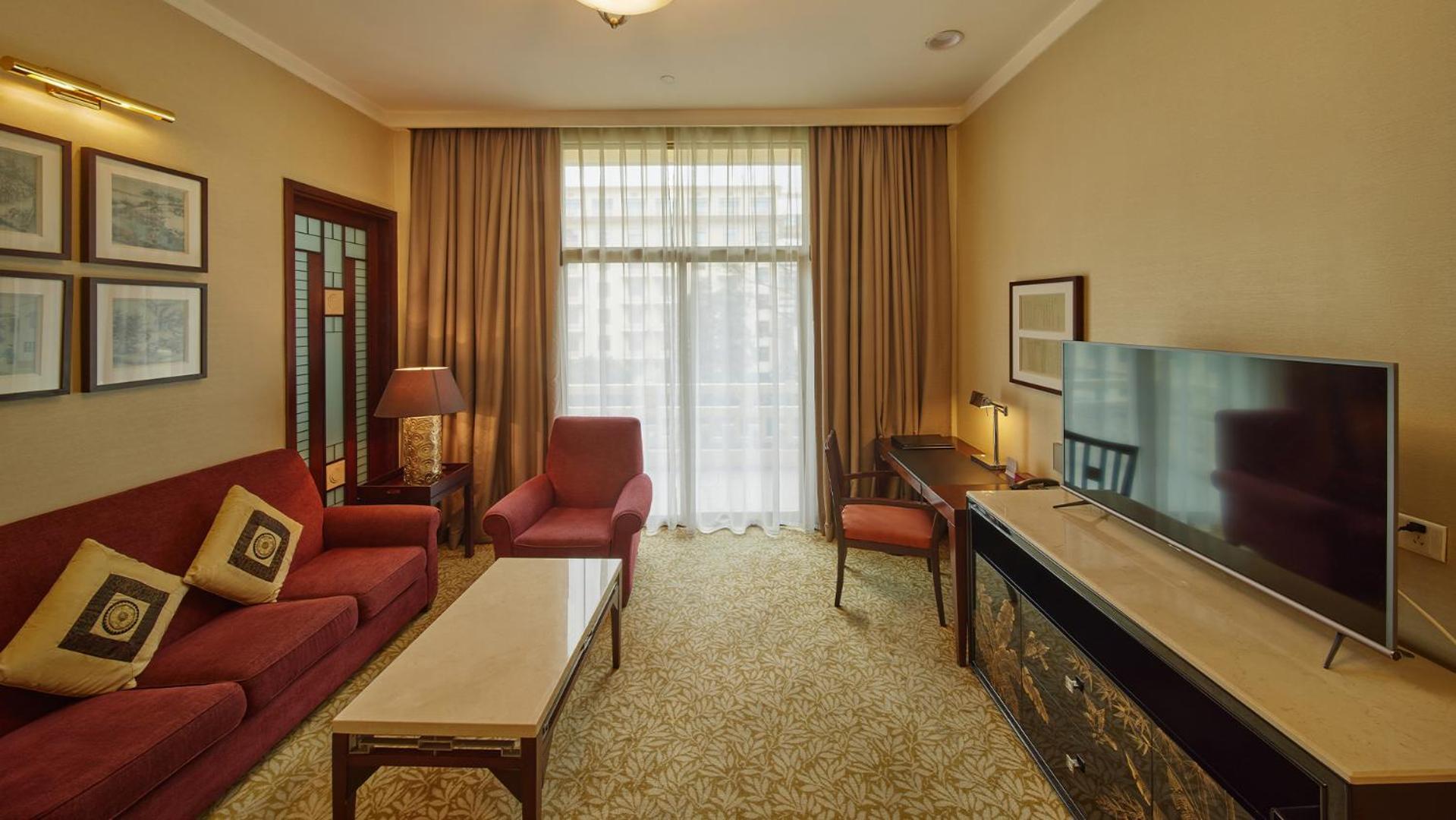 Dong Fang Hotel Guangzhou Exterior photo