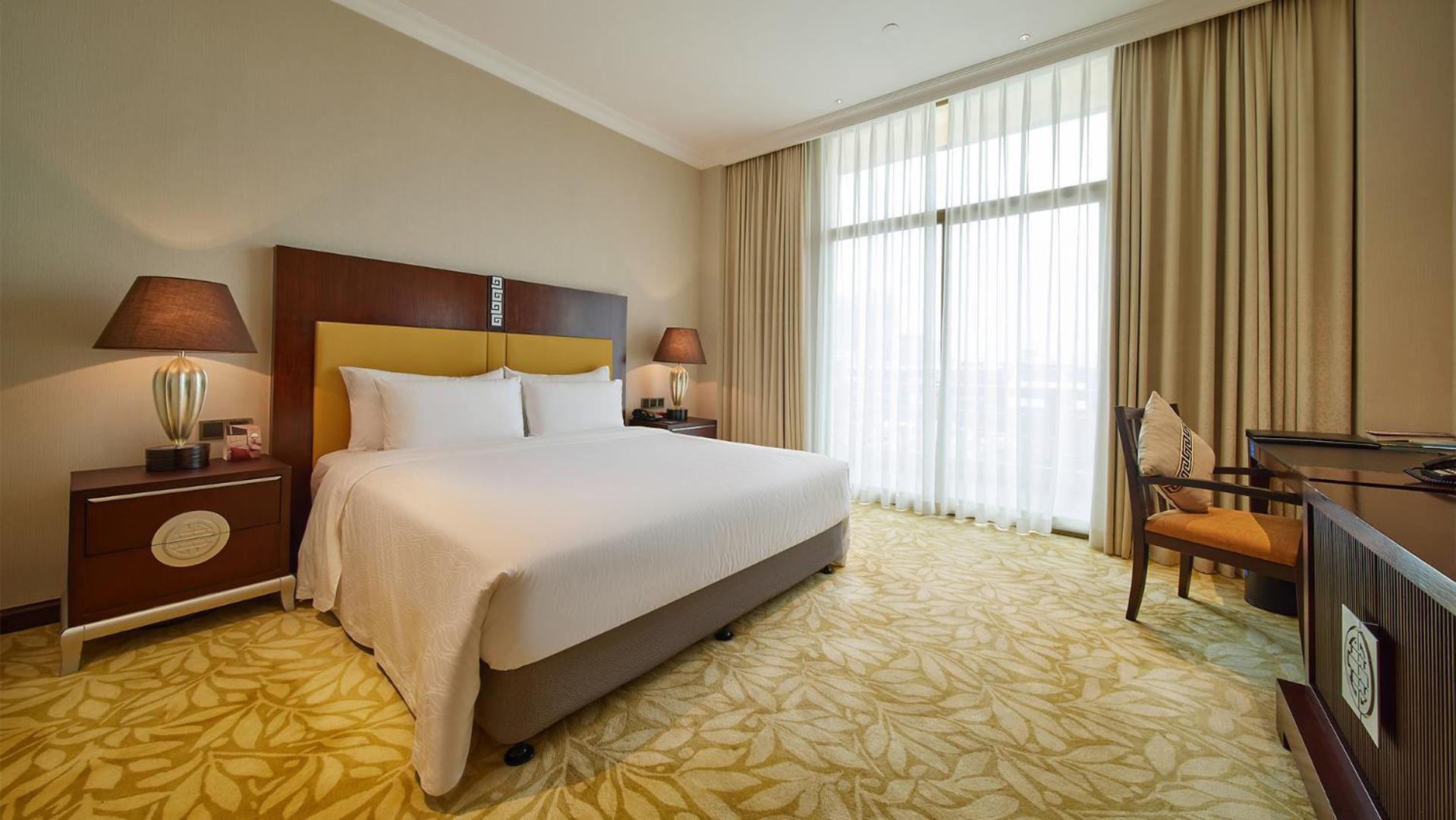 Dong Fang Hotel Guangzhou Exterior photo
