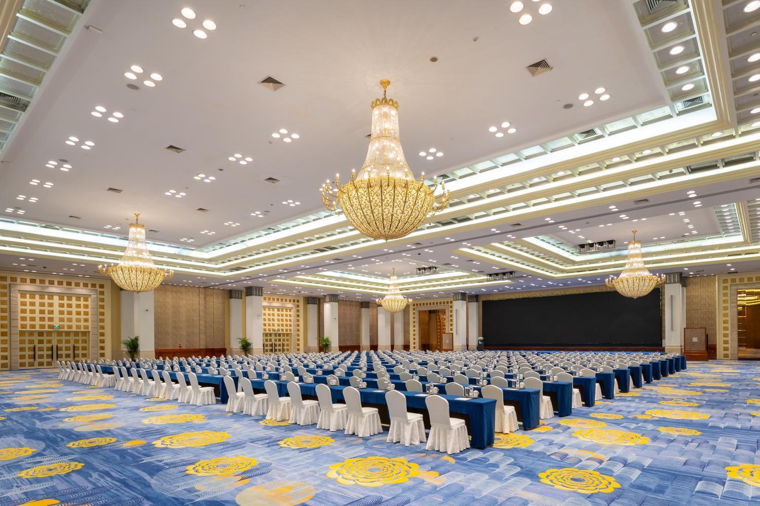 Dong Fang Hotel Guangzhou Exterior photo