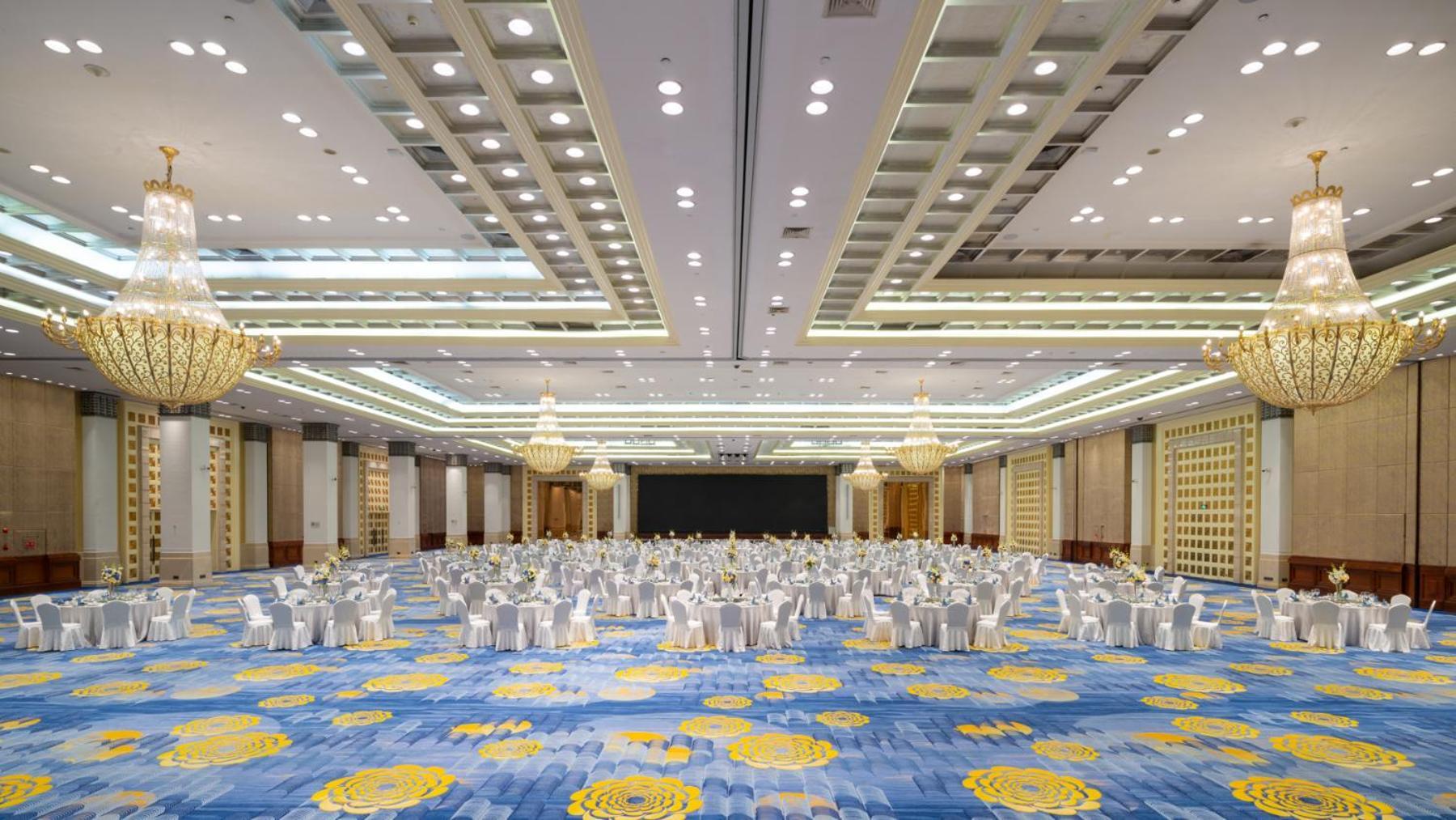 Dong Fang Hotel Guangzhou Exterior photo