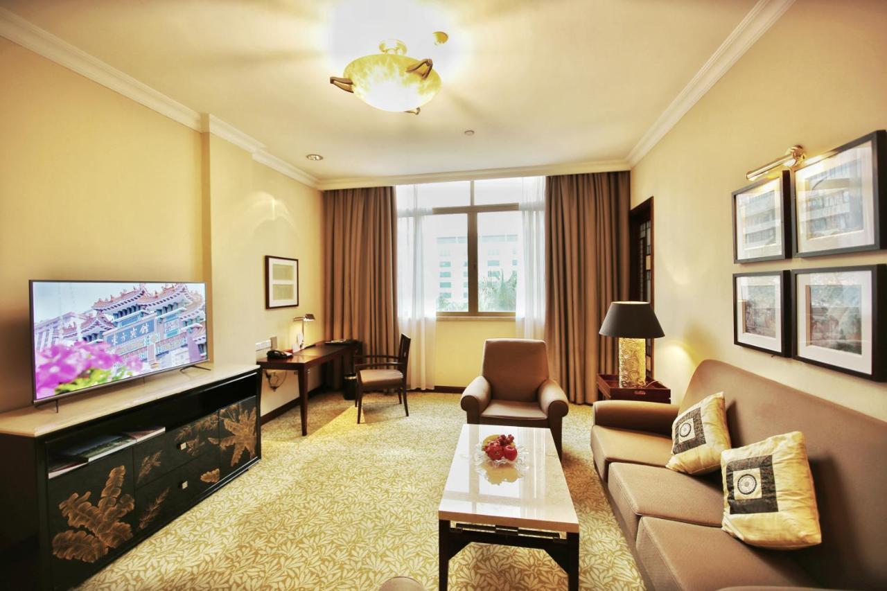 Dong Fang Hotel Guangzhou Exterior photo